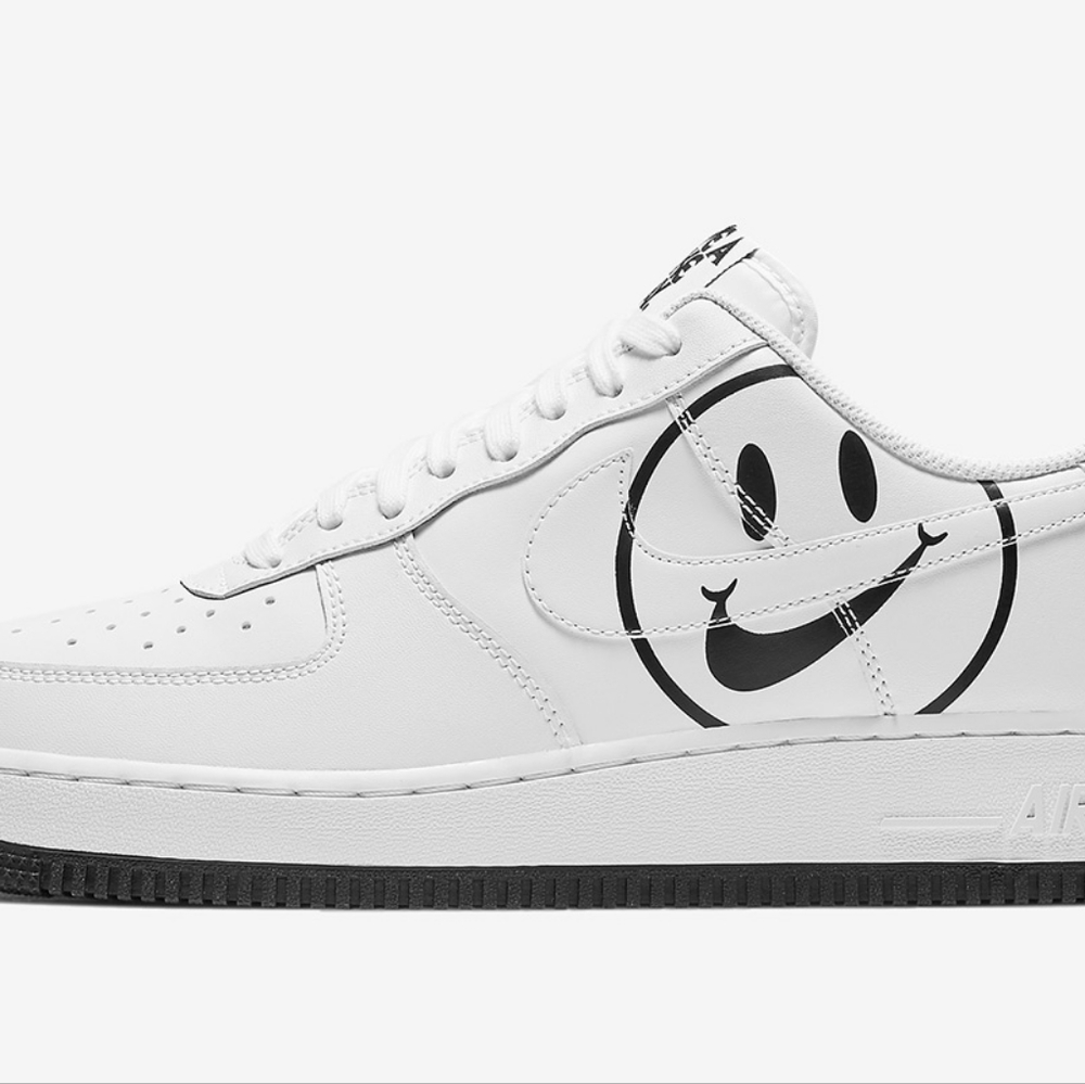 Special edition Air Force ones" have a nice day"